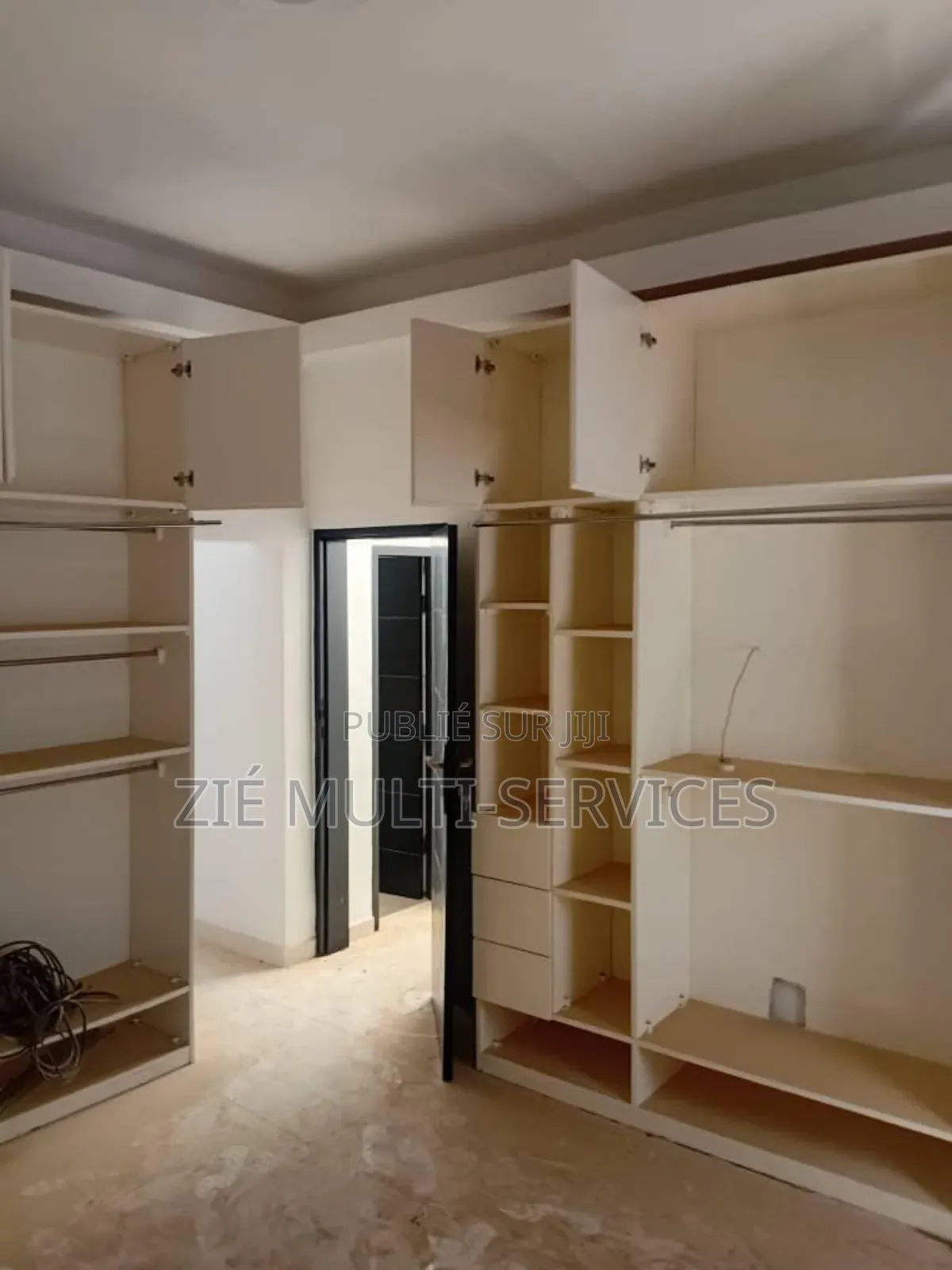 Furnished 4chbre Villa dans Zié Multi-Service, Cocody à Vendre