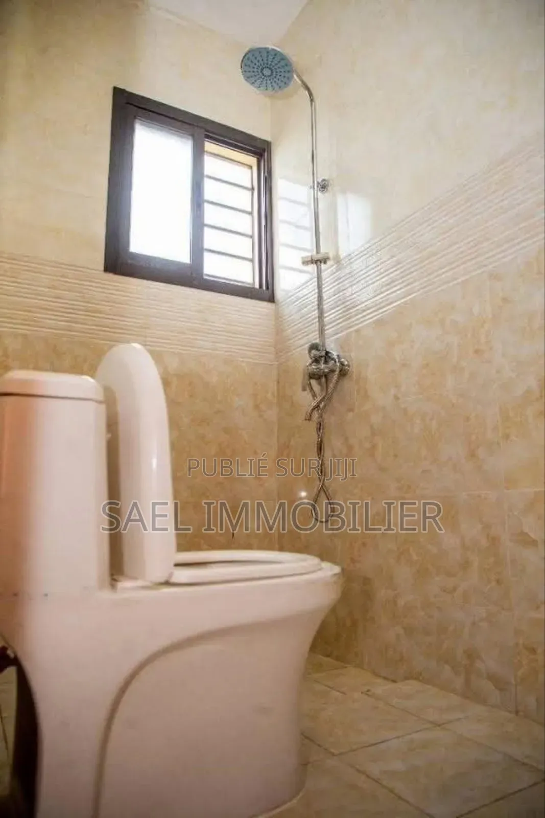 4chbre Villa dans Sael, Bingerville à Vendre