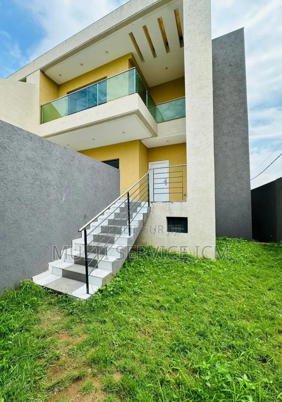 7chbre Duplex dans Ismaël Coulibaly, Cocody à Louer