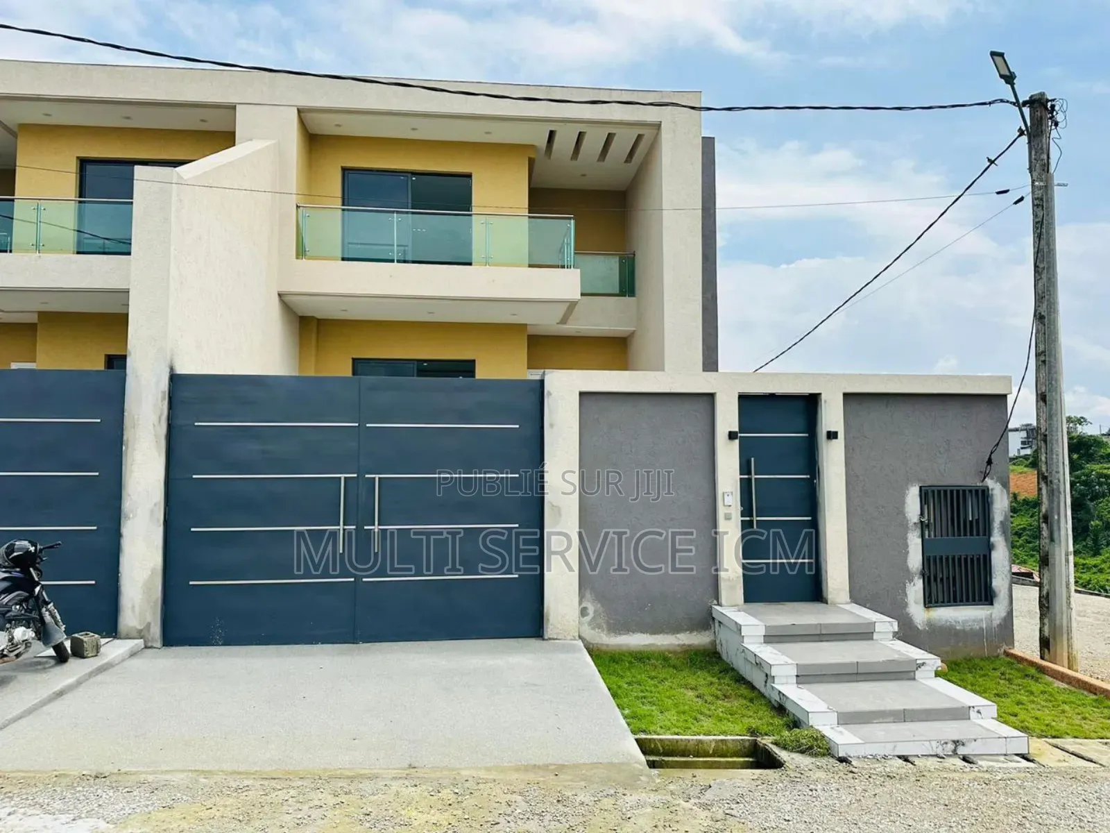 7chbre Duplex dans Ismaël Coulibaly, Cocody à Louer