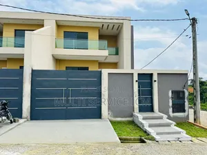 7chbre Duplex dans Ismaël Coulibaly, Cocody à Louer