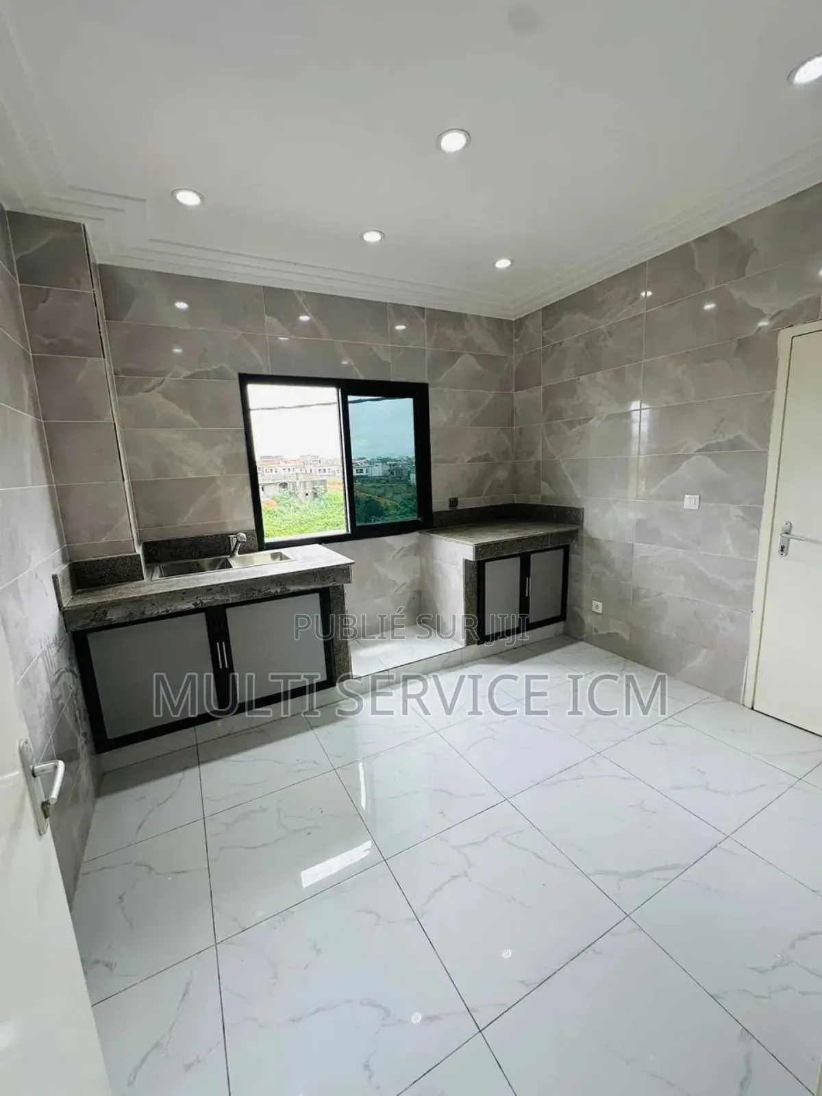 7chbre Duplex dans Ismaël Coulibaly, Cocody à Louer