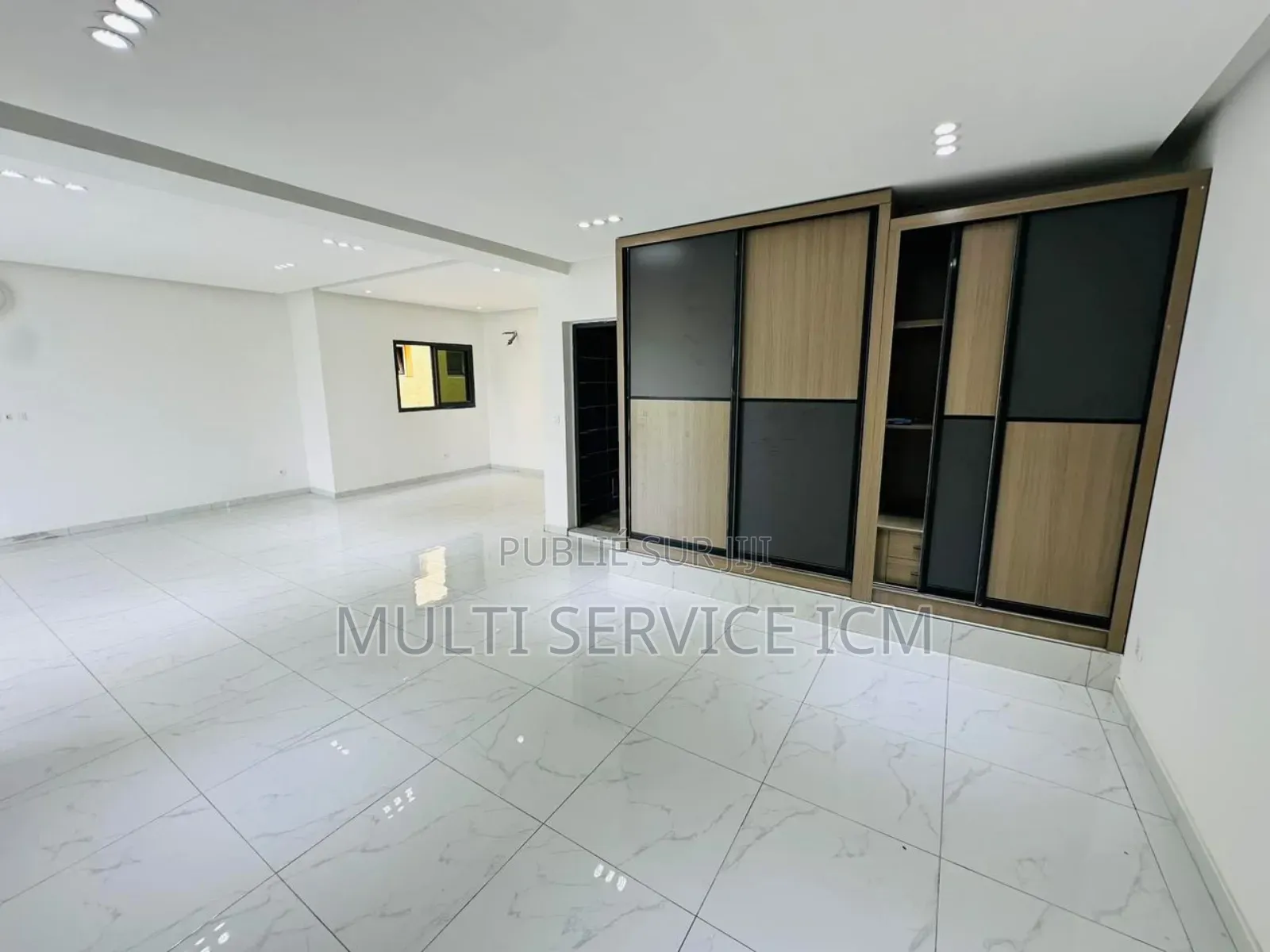 7chbre Duplex dans Ismaël Coulibaly, Cocody à Louer