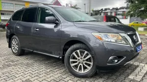 Nissan Pathfinder 2016 Gris