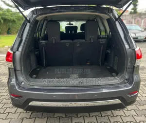 Nissan Pathfinder 2016 Gris