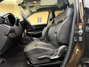 Suzuki Grand Vitara 2024 Marron