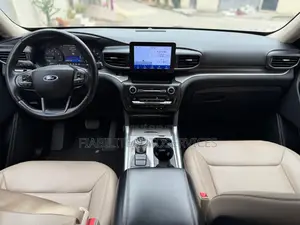 Ford Explorer XLT 2021 Noir