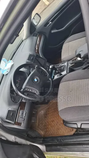 BMW 3 Series 2002 Gris