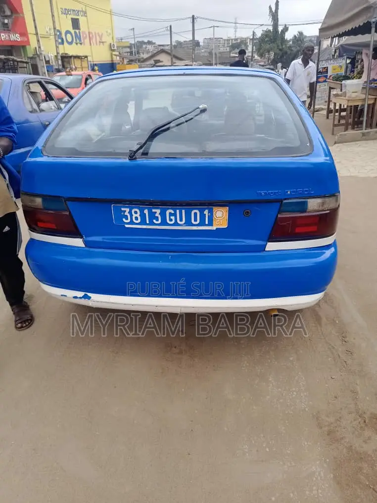 Toyota Corolla 1999 Bleu