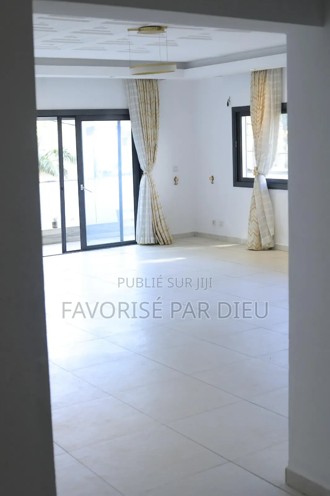 3chbre Appartement dans Cocody à Louer