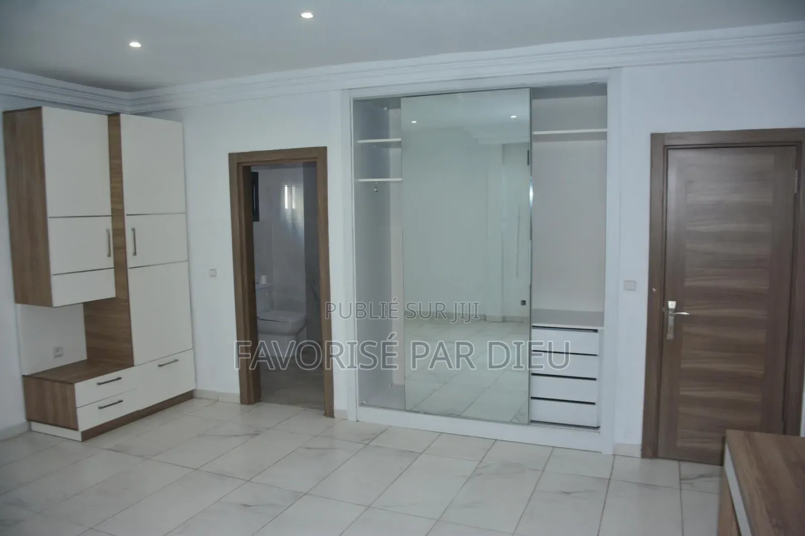 3chbre Appartement dans Cocody à Louer