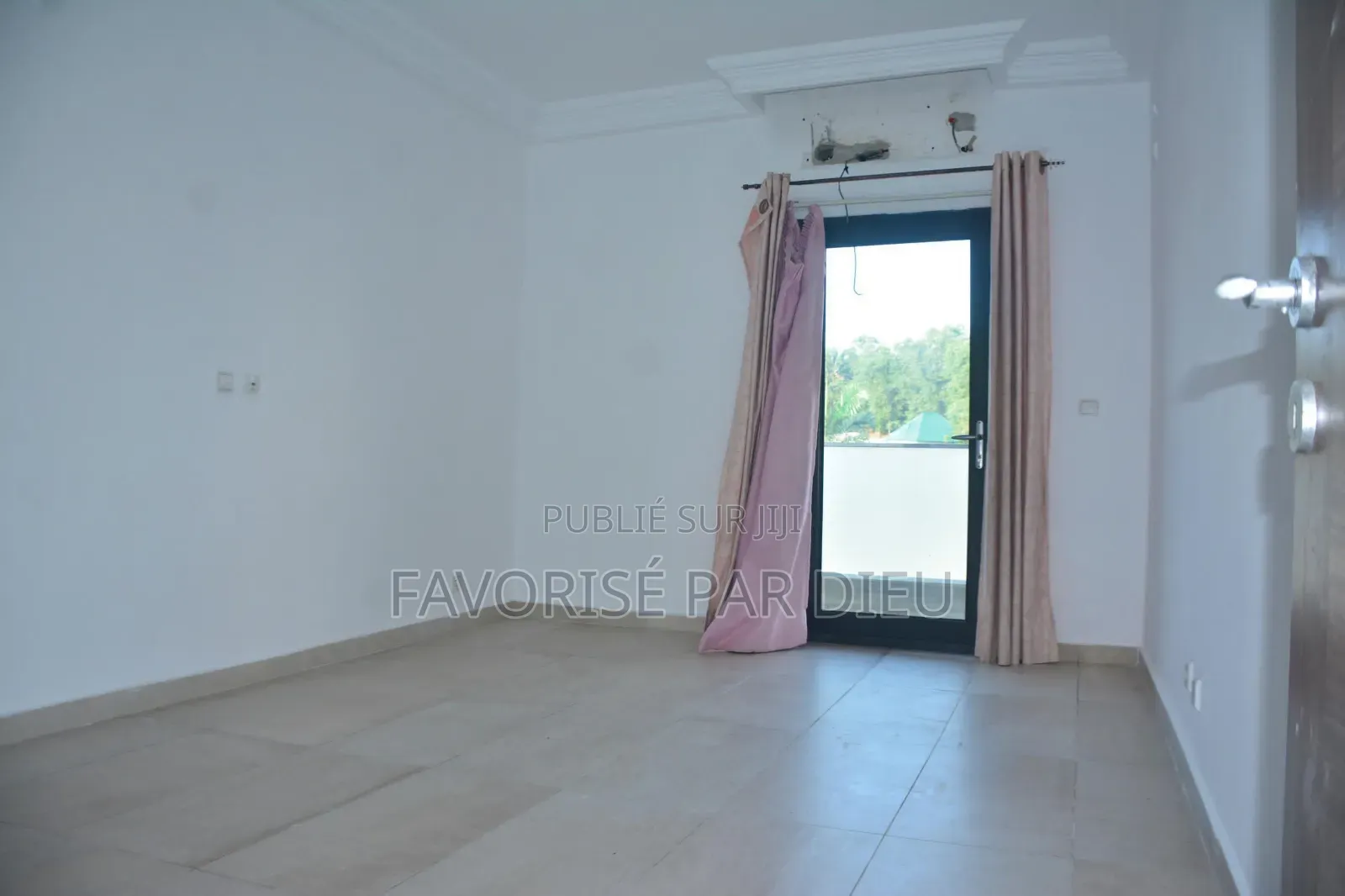 3chbre Appartement dans Cocody à Louer