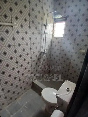 1chbre Chambre et salon dans Tcci Sarl, Cocody à Louer