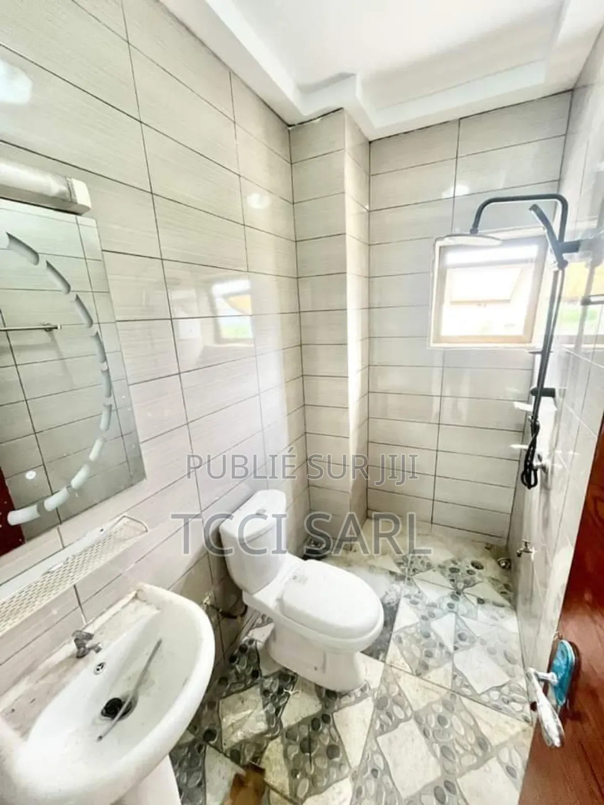 3chbre Appartement dans Tcci- Sarl, Cocody à Louer