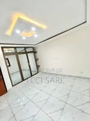3chbre Appartement dans Tcci- Sarl, Cocody à Louer