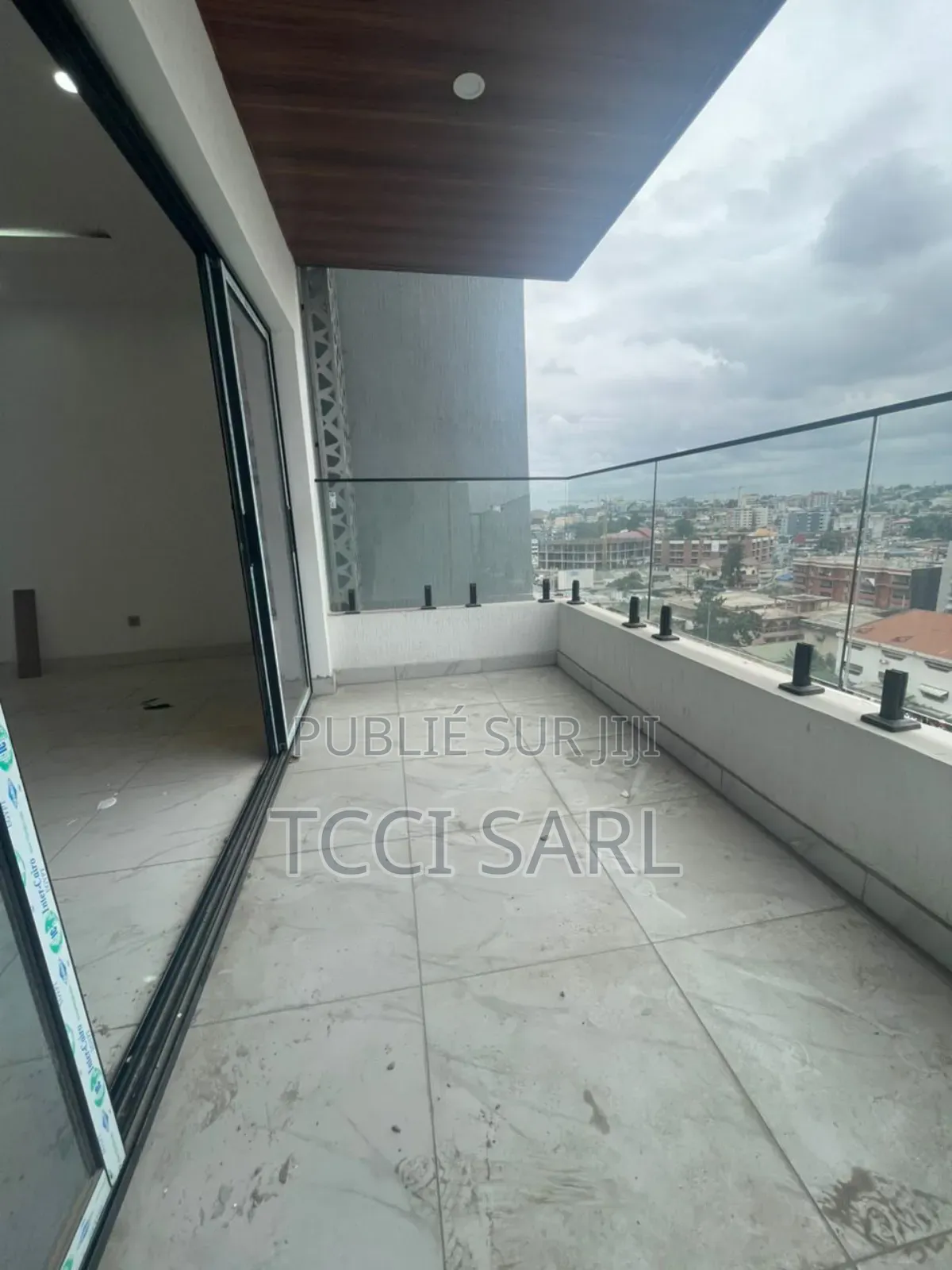 3chbre Appartement dans Tcci- Sarl, Cocody à Louer