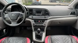 Hyundai Elantra 2018 Rouge