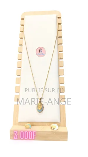 Photo - Collier Élégant Avé Maria