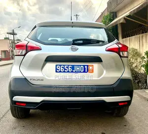 Nissan Kicks 2018 Gris