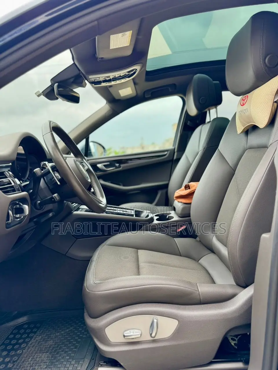 Porsche Macan 2024 Bleu