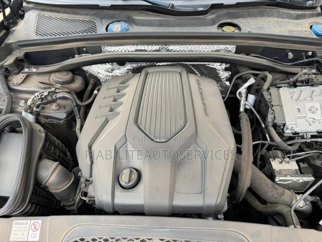 Porsche Macan 2024 Bleu