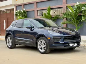 Porsche Macan 2024 Bleu