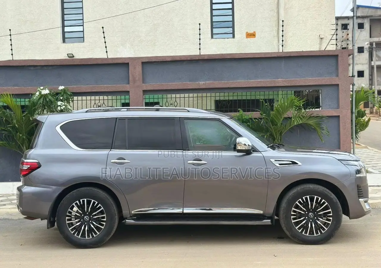 Nissan Patrol 2023 Gris