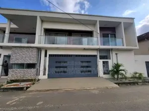 8chbre Duplex dans Golf Anterm, Cocody à Vendre