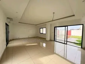 8chbre Duplex dans Golf Anterm, Cocody à Vendre