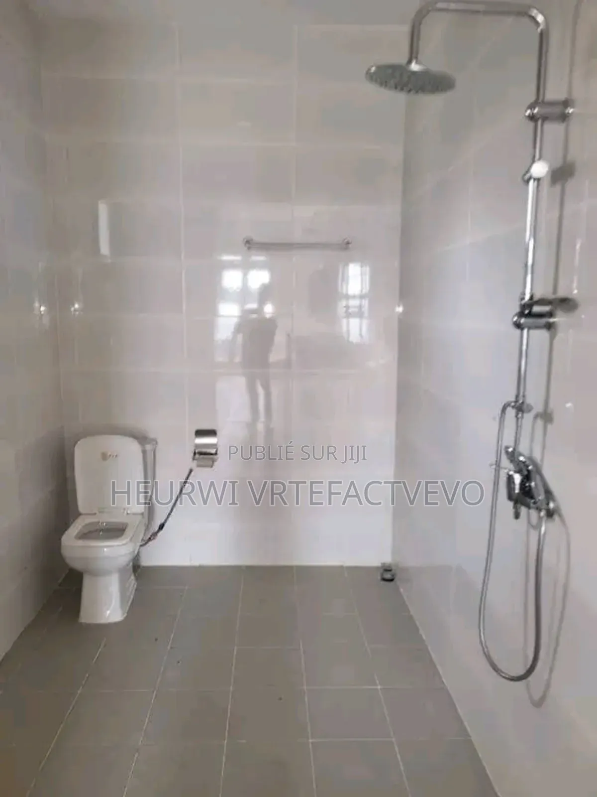 8chbre Duplex dans Golf Anterm, Cocody à Vendre