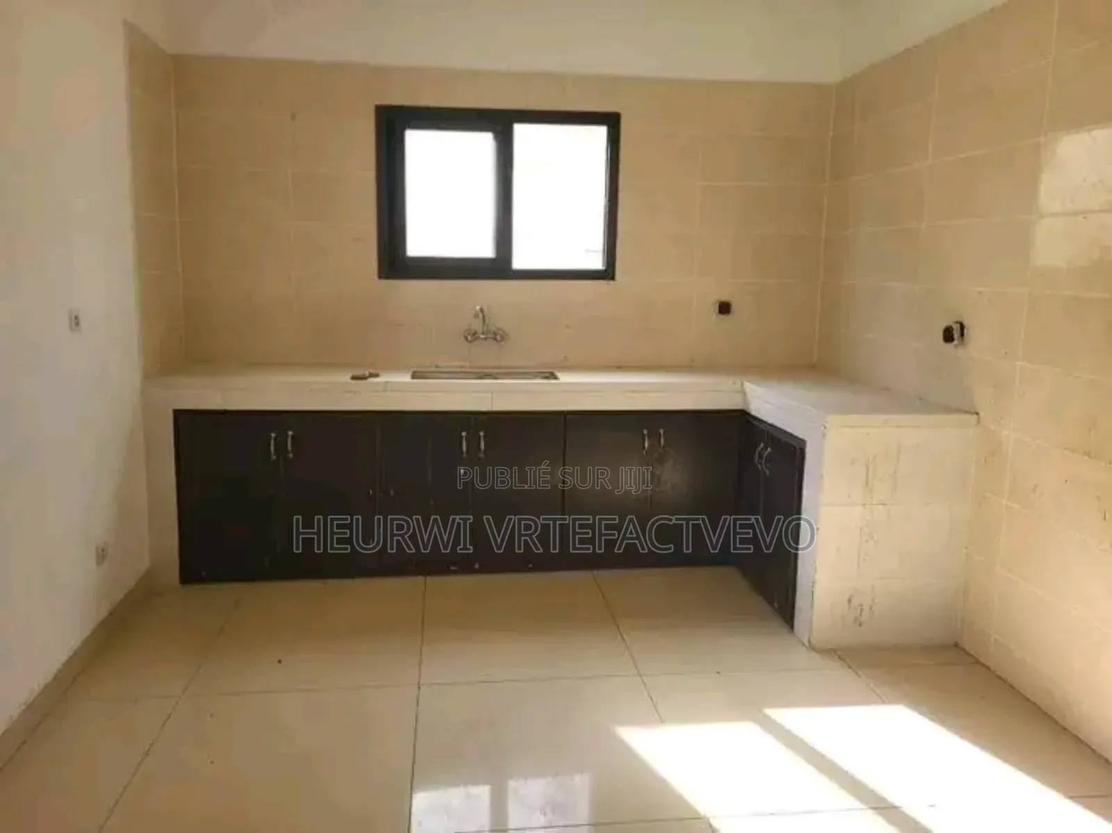 8chbre Duplex dans Golf Anterm, Cocody à Vendre