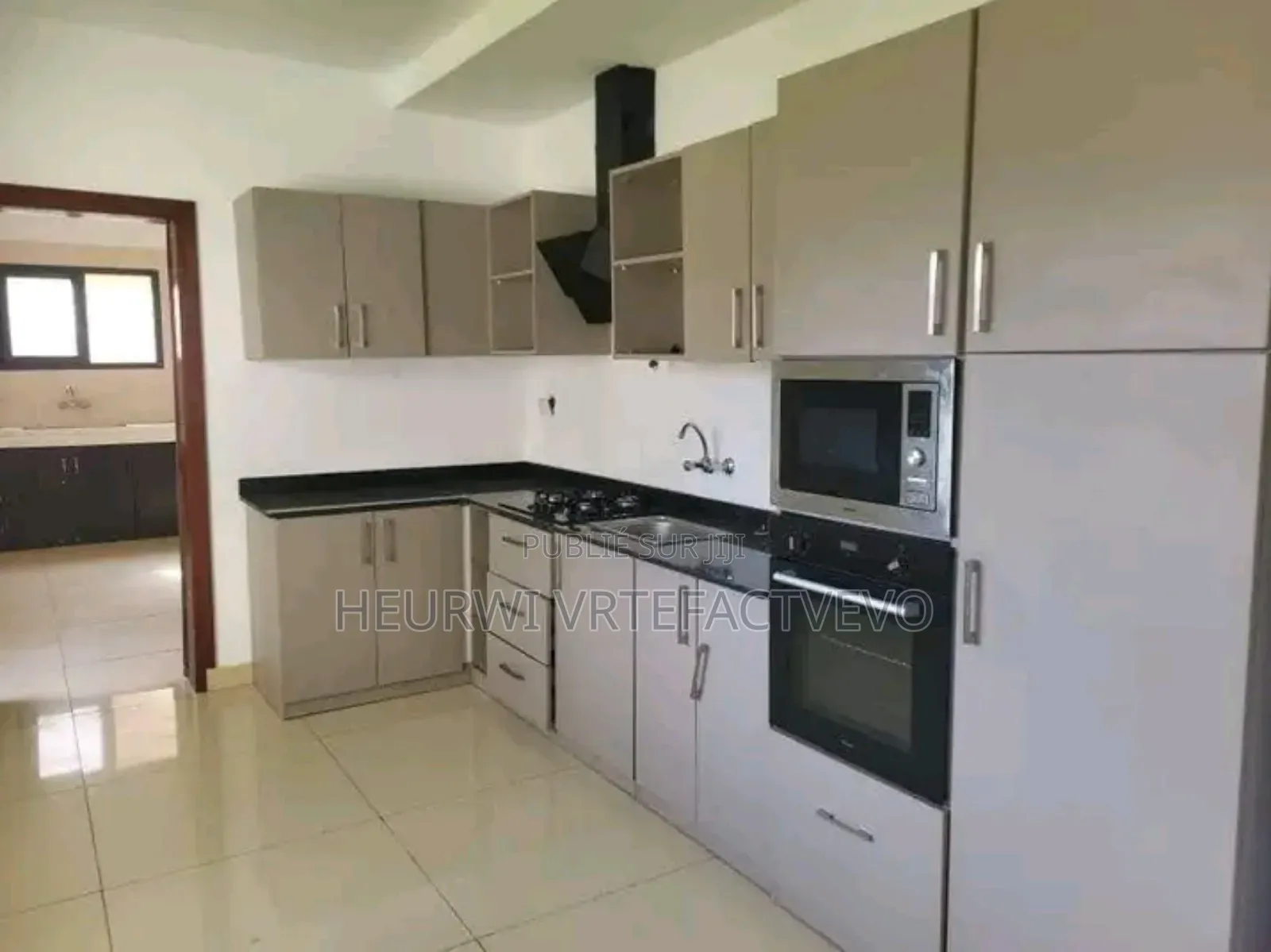 8chbre Duplex dans Golf Anterm, Cocody à Vendre