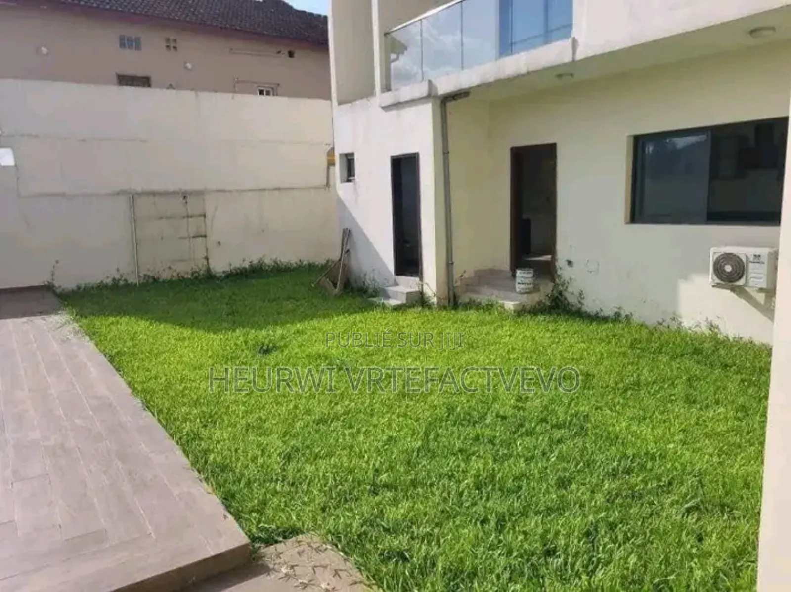 8chbre Duplex dans Golf Anterm, Cocody à Vendre