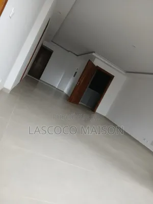 3chbre Appartement dans Lascoco Maison, Cocody à Louer