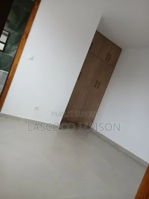 3chbre Appartement dans Lascoco Maison, Cocody à Louer