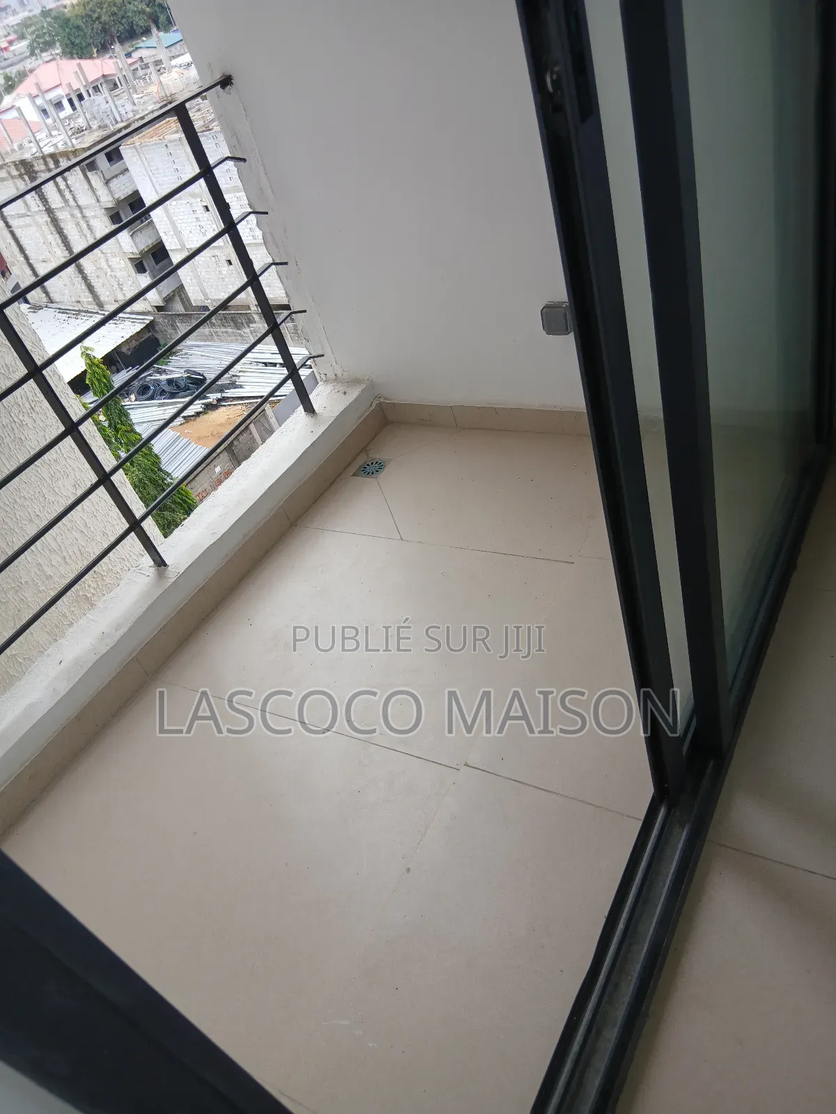 3chbre Appartement dans Lascoco Maison, Cocody à Louer