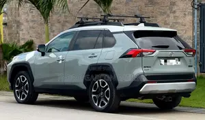 Toyota RAV4 2020 Gris