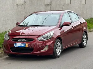 Hyundai Accent 2012 Rouge