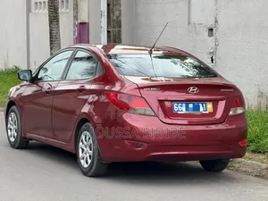 Hyundai Accent 2012 Rouge