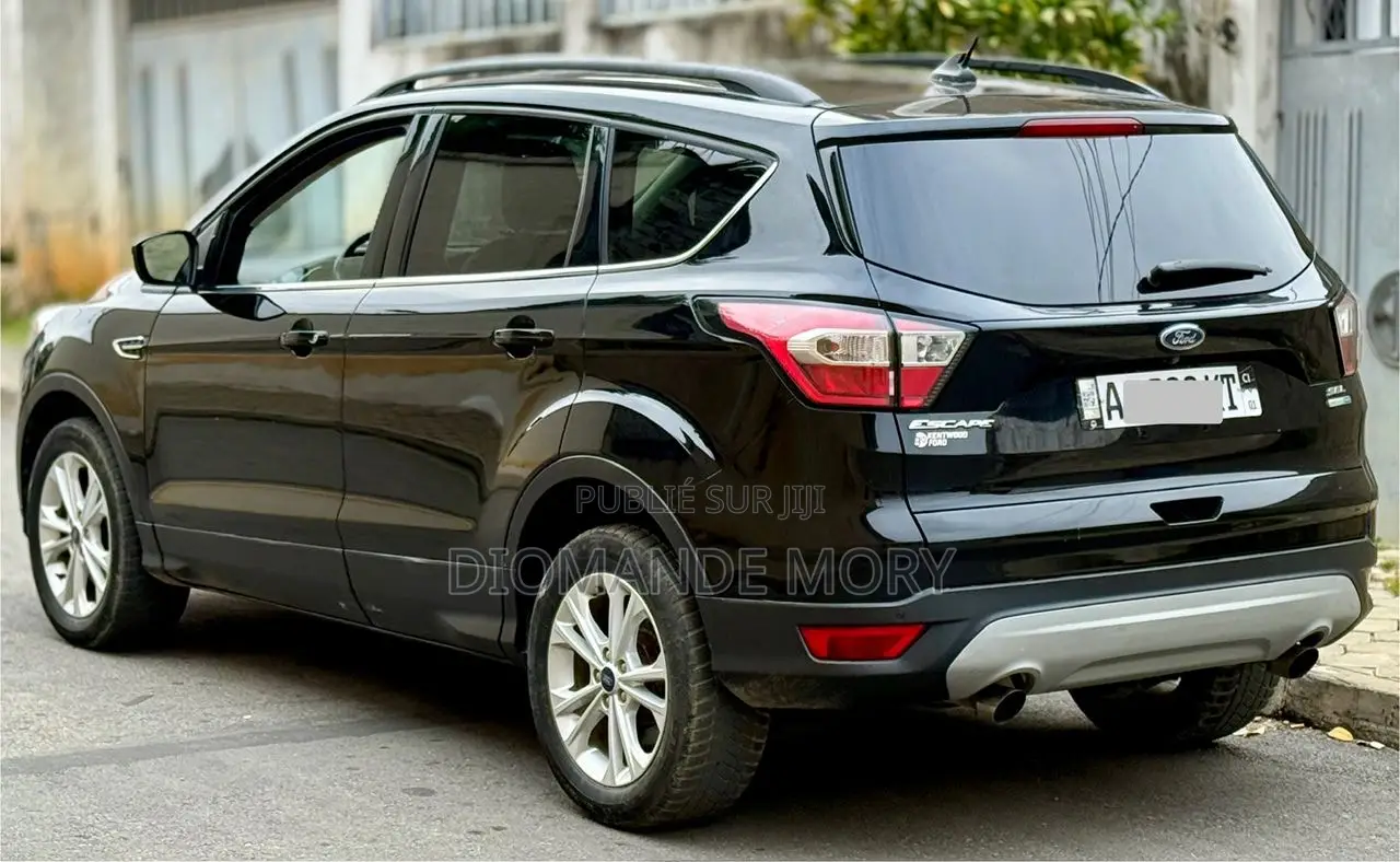 Ford Escape SEL FWD 2019 Noir