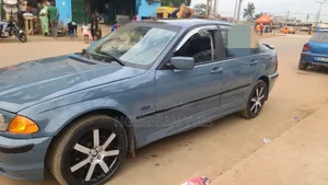 Photo - BMW 320Ci 2000 Bleu