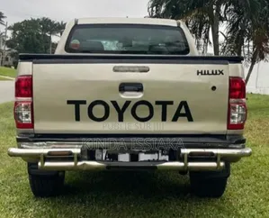 Photo - Toyota Hilux SR 4x4 2016 Gris