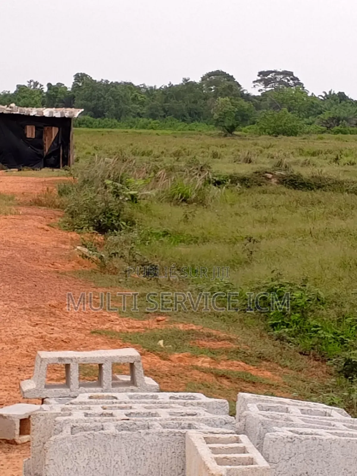 Urgent Rapide 2 Terrain l'Angle Colle
Un De 500 M2 Prix 27 Millions