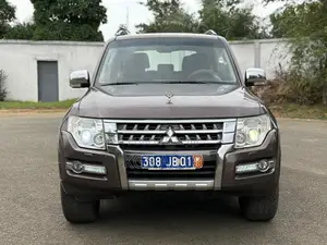 Photo - Mitsubishi Pajero V90 3.8 V6 GLS/GLX 2018 Marron
