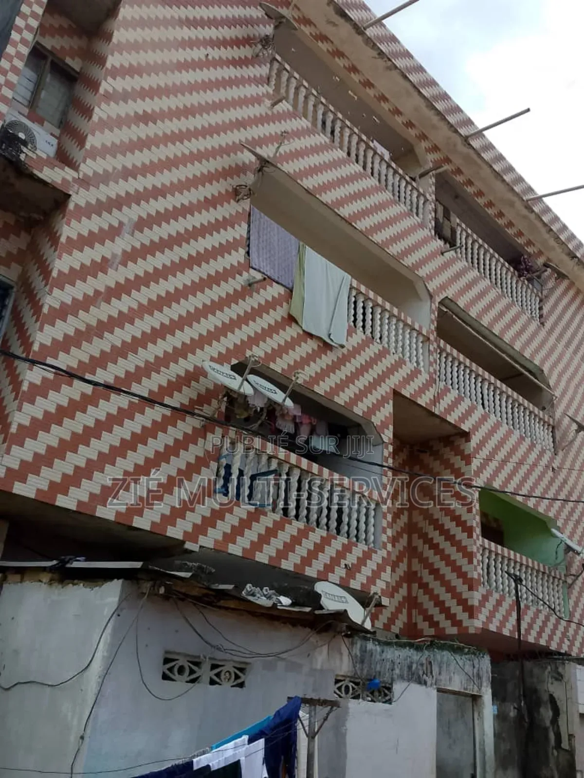 20chbre Blocs d'appartements dans Zié Multi-Service, Yopougon à Vendre