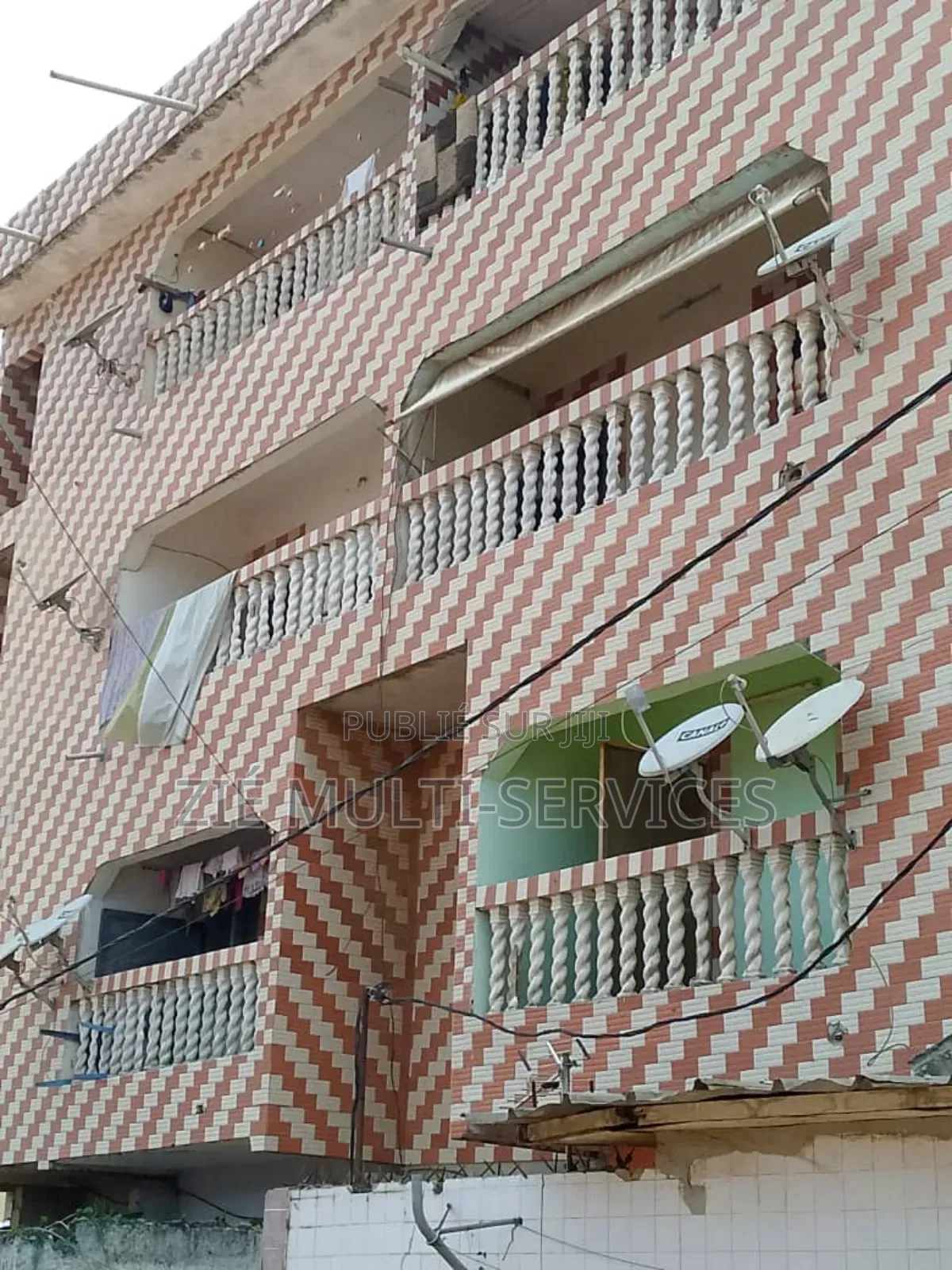 20chbre Blocs d'appartements dans Zié Multi-Service, Yopougon à Vendre