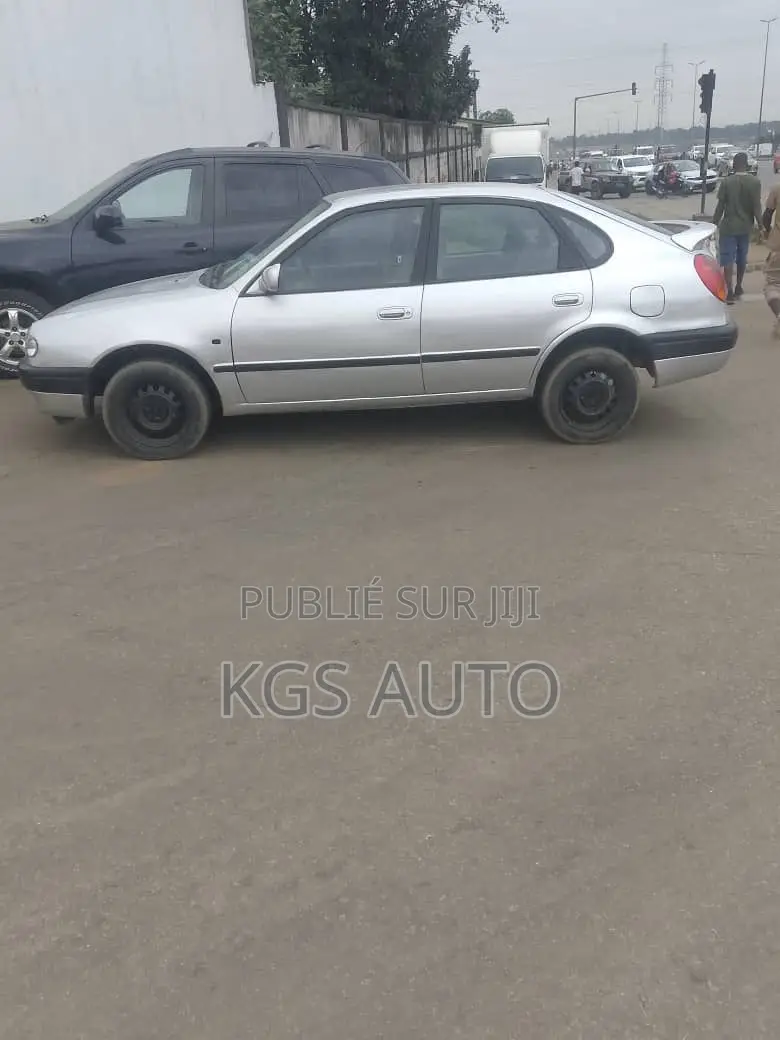 Toyota Corolla 1.4 Sedan 2002 Gris
