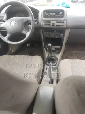 Toyota Corolla 1.4 Sedan 2002 Gris