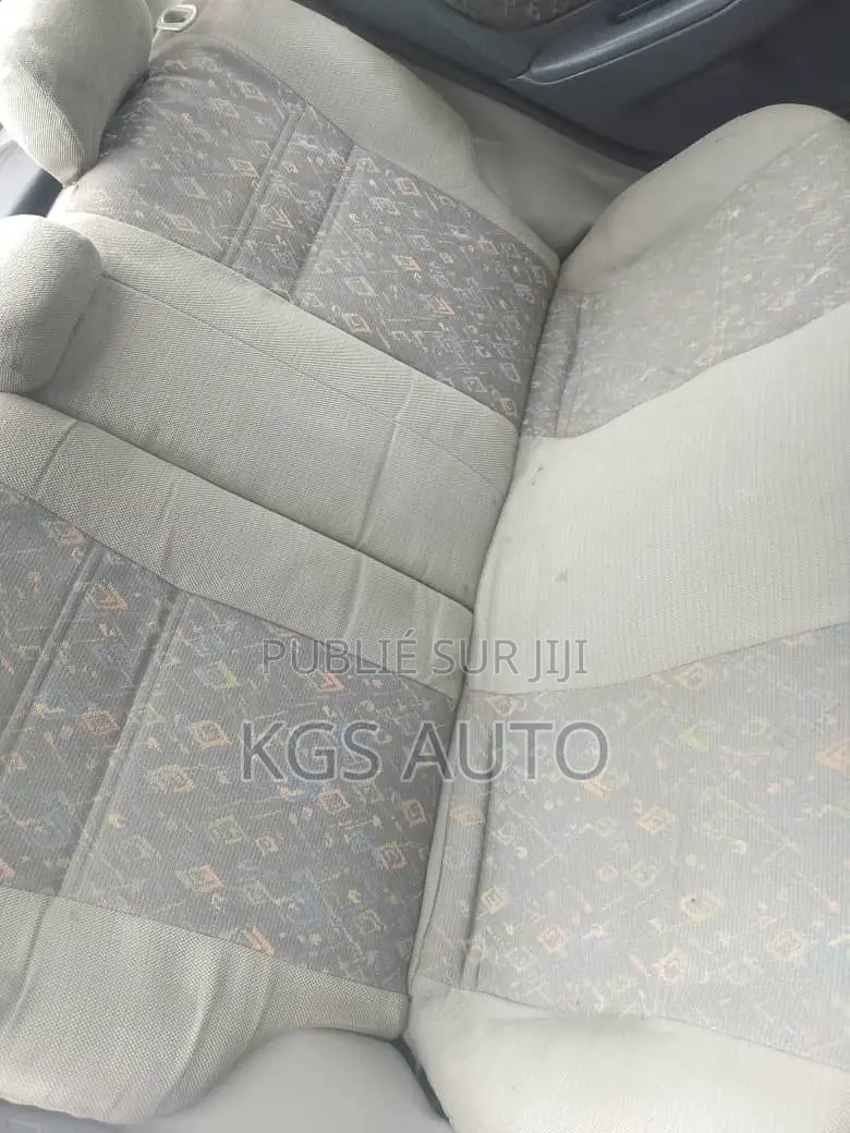 Toyota Corolla 1.4 Sedan 2002 Gris