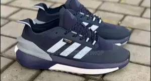 Adidas Avryn